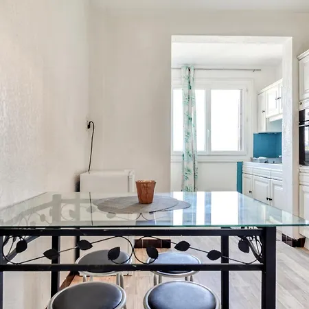 Le 282 Apartment *
